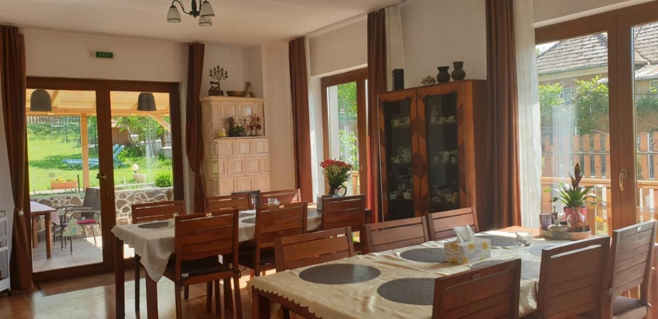Casa Paduricea Hotel Dezmir Екстериор снимка
