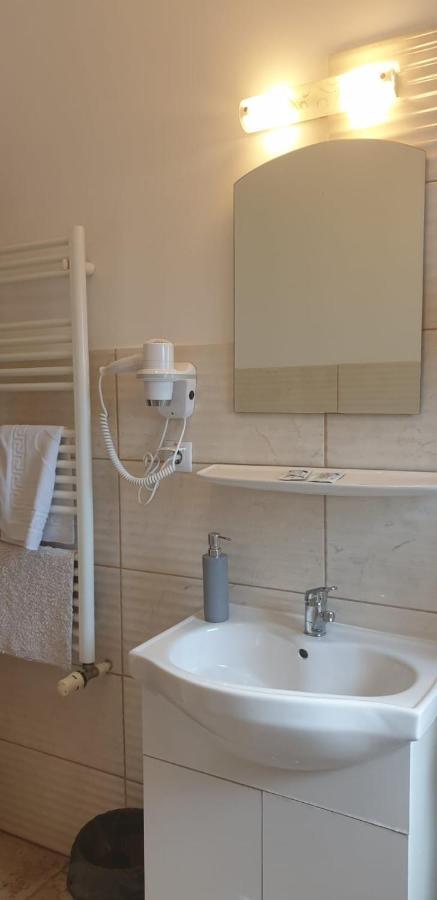 Casa Paduricea Hotel Dezmir Екстериор снимка