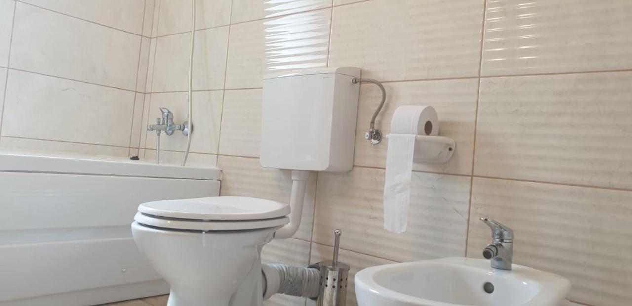 Casa Paduricea Hotel Dezmir Екстериор снимка